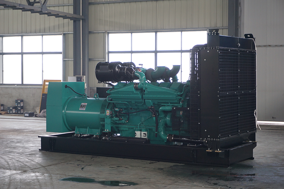 KTA38-G5重慶康明900KW柴油發(fā)電機(jī)組報價