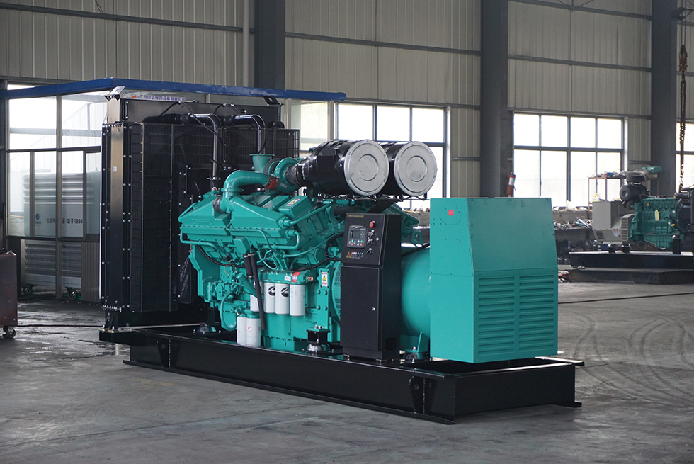 KTA38-G5重慶康明900KW柴油發(fā)電機(jī)組報價