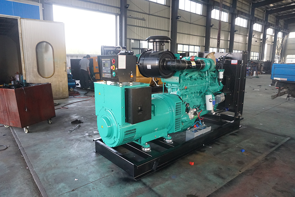 NTA855-G4重慶康明斯動力配套300KW柴油發電機組報價